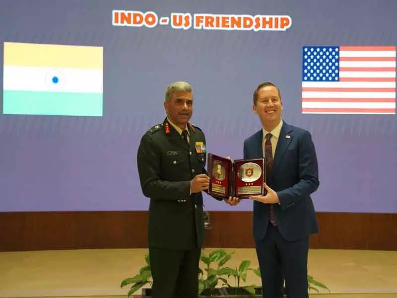 US दूत ने भारतीय सेना के वेस्टर्न कमांड दौरे पर कहा, सुरक्षित इंडो-पैसिफिक के लिए मिलकर कोशिश जरूरी US दूत ने भारतीय सेना के वेस्टर्न कमांड दौरे पर कहा, सुरक्षित इंडो-पैसिफिक के लिए मिलकर कोशिश जरूरी