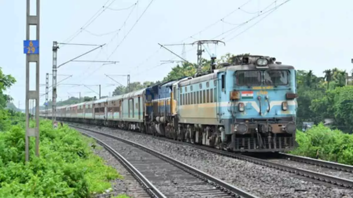 Mumbai : होली की भीड़ को मैनेज करने के लिए वेस्टर्न रेलवे ने स्पेशल ट्रेन सर्विस मार्च के आखिर तक बढ़ाई Mumbai : होली की भीड़ को मैनेज करने के लिए वेस्टर्न रेलवे ने स्पेशल ट्रेन सर्विस मार्च के आखिर तक बढ़ाई