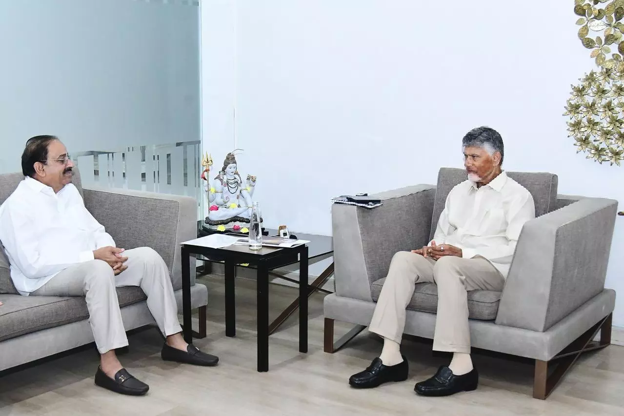 Telangana ने आंध्र प्रदेश के CM से पांच गांवों को फिर से बसाने की अपील की Telangana ने आंध्र प्रदेश के CM से पांच गांवों को फिर से बसाने की अपील की