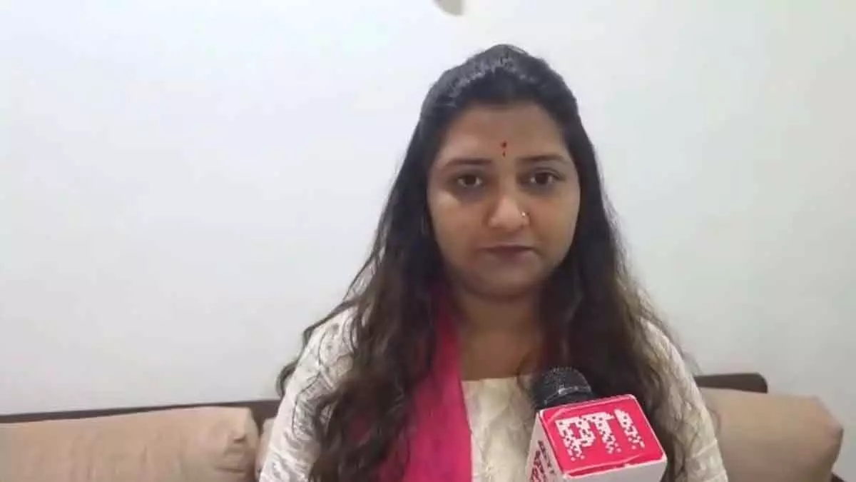 पहलगाम आतंकी हमले के 10 महीने बाद, Deputy CM ने पीड़ित की बेटी को नौकरी देने का वादा पूरा किया पहलगाम आतंकी हमले के 10 महीने बाद, Deputy CM ने पीड़ित की बेटी को नौकरी देने का वादा पूरा किया