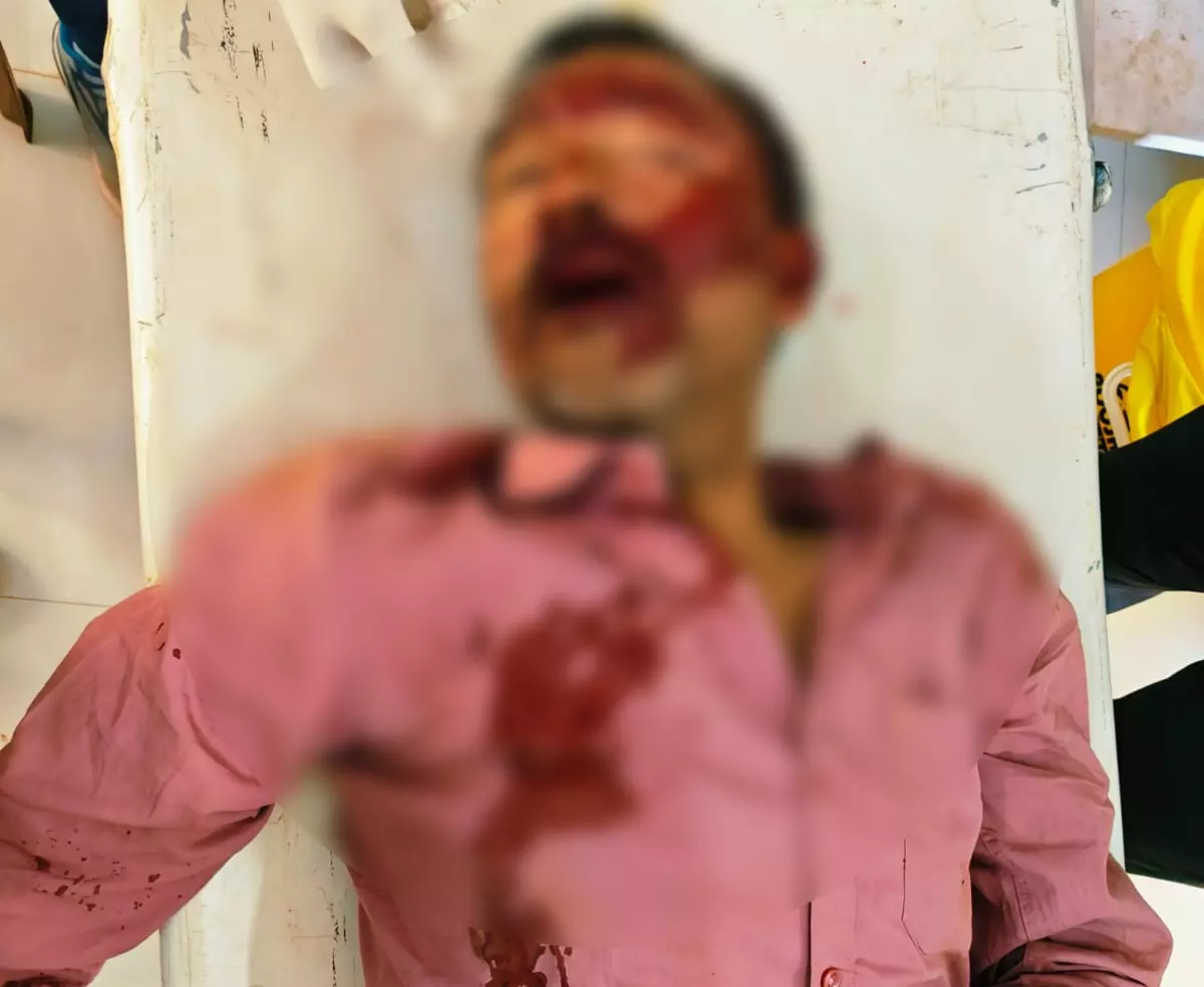 बस ने अभनपुर के पास बाइक को रौंदा, एक की मौत बस ने अभनपुर के पास बाइक को रौंदा, एक की मौत
