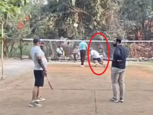 बैडमिंटन खेलने के दौरान हार्ट अटैक से रायपुर के कारोबारी की मौत बैडमिंटन खेलने के दौरान हार्ट अटैक से रायपुर के कारोबारी की मौत