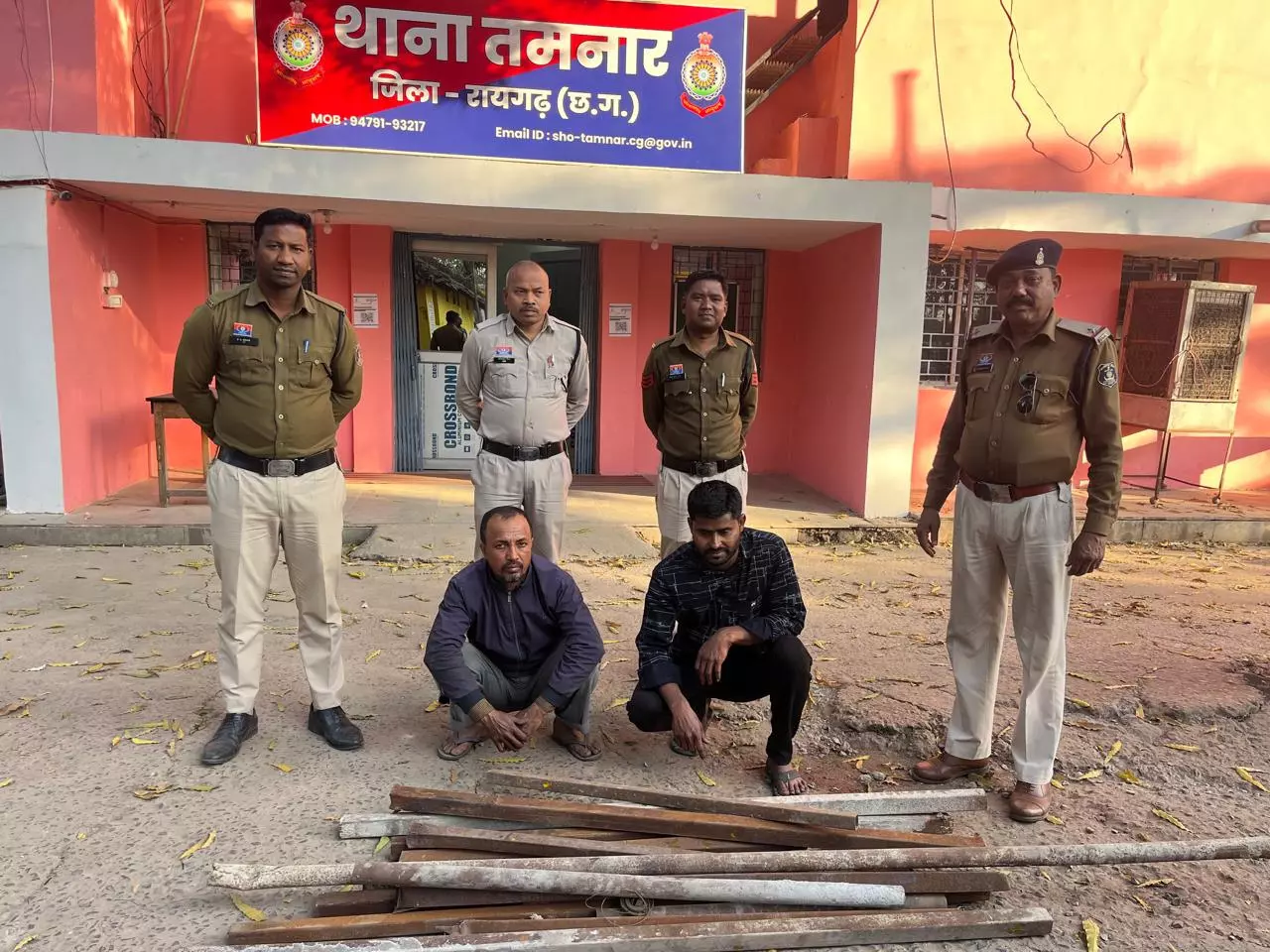 कबाड़ खरीदी की आड़ में चोरी, रायगढ़ में 2 गिरफ्तार कबाड़ खरीदी की आड़ में चोरी, रायगढ़ में 2 गिरफ्तार