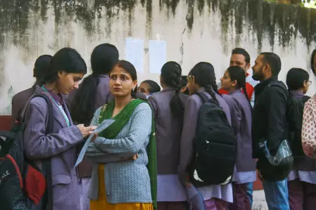 CBSE Board Exams: देश और दुनिया के कई शहरों में प्रारंभ हुई सीबीएसई की बोर्ड परीक्षाएं CBSE Board Exams: देश और दुनिया के कई शहरों में प्रारंभ हुई सीबीएसई की बोर्ड परीक्षाएं