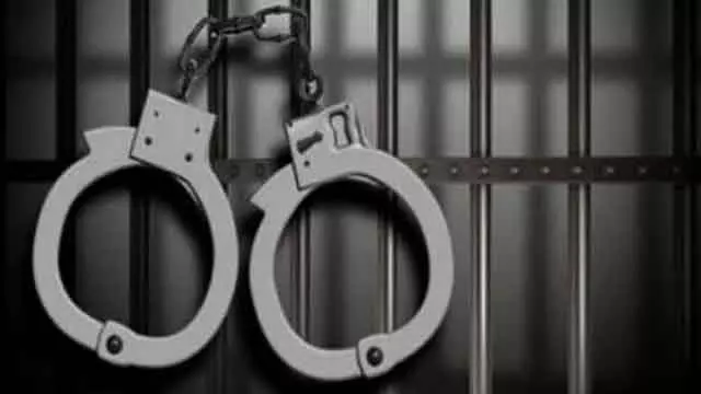 Delhi पुलिस ने हिमांशु भाऊ गैंग के दो सदस्य गिरफ्तार, हथियारों का जखीरा जब्त Delhi पुलिस ने हिमांशु भाऊ गैंग के दो सदस्य गिरफ्तार, हथियारों का जखीरा जब्त