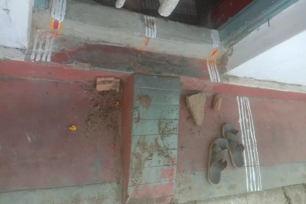 Chikkamagaluru में पत्थरबाजी के बाद तनाव, दोनों पक्षों पर FIR Chikkamagaluru में पत्थरबाजी के बाद तनाव, दोनों पक्षों पर FIR