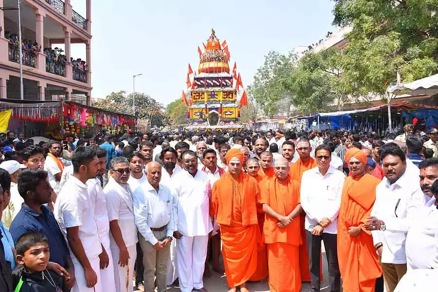 Tumkur : सिद्धगंगे में रथ उत्सव समारोह Tumkur : सिद्धगंगे में रथ उत्सव समारोह