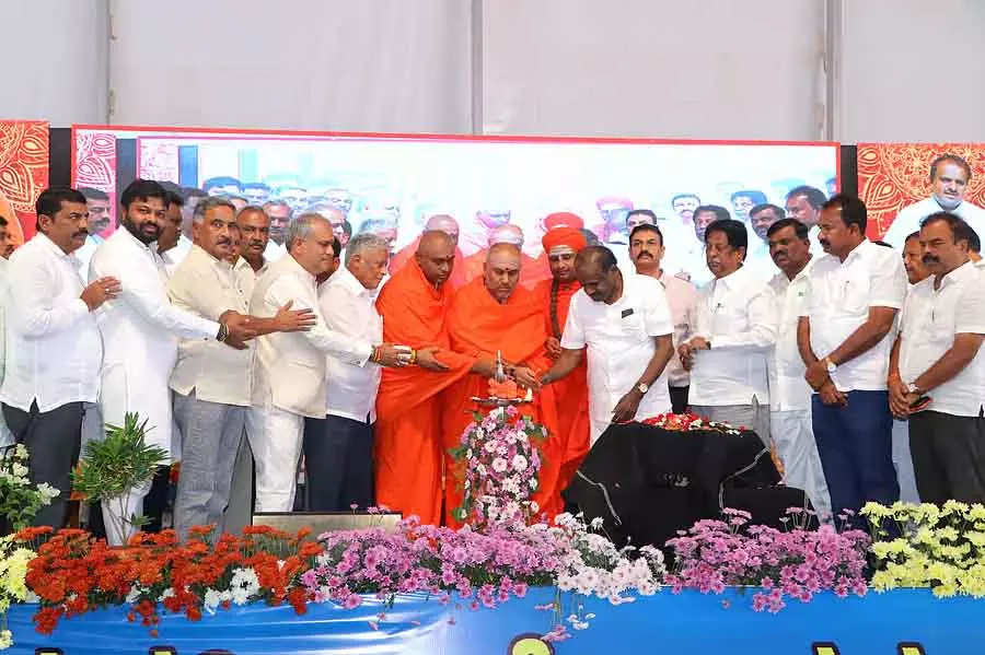 राज्य के टैक्स का पैसा विज्ञापन पर खर्च होता है: HD Kumaraswamy राज्य के टैक्स का पैसा विज्ञापन पर खर्च होता है: HD Kumaraswamy