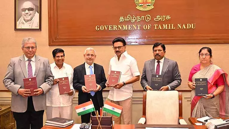 CHENNAI: केंद्र, राज्य पैनल की अंतरिम रिपोर्ट, फेडरल बैलेंस, गवर्नर की भूमिका खत्म करने के मुख्य पॉइंटर्स CHENNAI: केंद्र, राज्य पैनल की अंतरिम रिपोर्ट, फेडरल बैलेंस, गवर्नर की भूमिका खत्म करने के मुख्य पॉइंटर्स