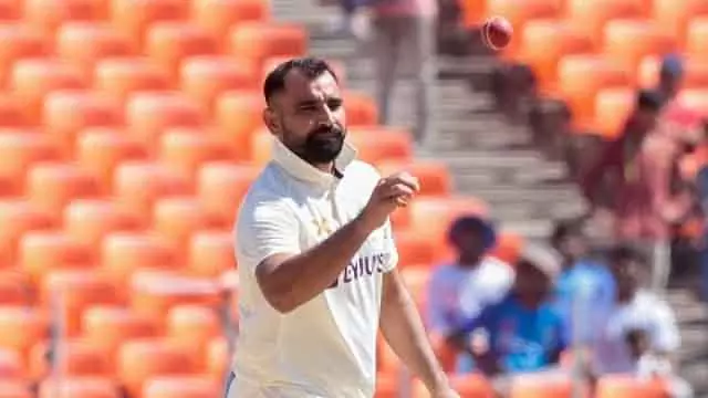 Ranji Trophy : मोहम्मद शमी का शानदार प्रदर्शन, बंगाल के लिए 8 विकेट लेकर BCCI सेलेक्टर्स को चेतावनी Ranji Trophy : मोहम्मद शमी का शानदार प्रदर्शन, बंगाल के लिए 8 विकेट लेकर BCCI सेलेक्टर्स को चेतावनी