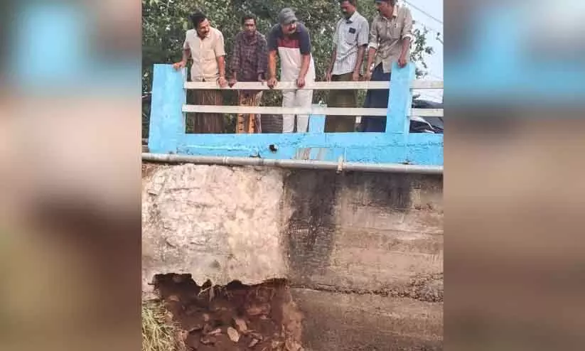 Kerala : वैकोचिरा एचबी नहर पर शटर निर्माण के दौरान पुल ढह गया Kerala : वैकोचिरा एचबी नहर पर शटर निर्माण के दौरान पुल ढह गया