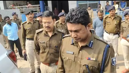 अपराधियों के साथ मुठभेड़ में ASI को लगी गोली, जवाबी कार्रवाई में बदमाश भी घायल अपराधियों के साथ मुठभेड़ में ASI को लगी गोली, जवाबी कार्रवाई में बदमाश भी घायल