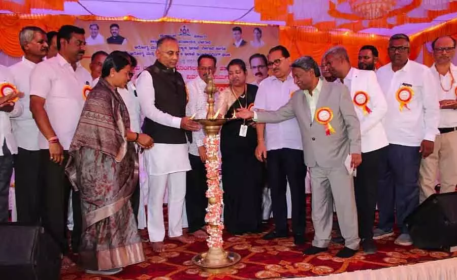 राज्य सरकार की तरफ से अच्छी मेडिकल सर्विस: Minister दिनेश गुंडू राव राज्य सरकार की तरफ से अच्छी मेडिकल सर्विस: Minister दिनेश गुंडू राव