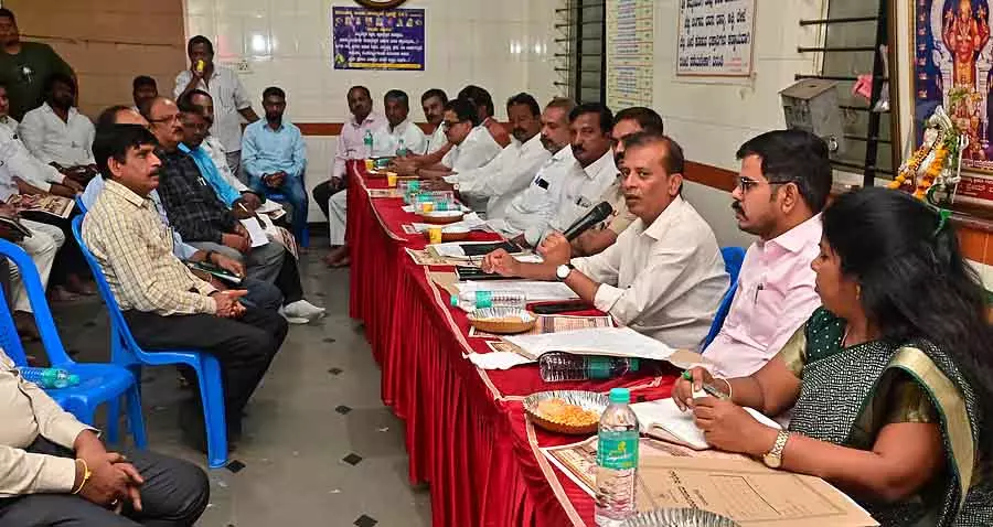Davanagere : शहर की सफाई और भक्तों की सुरक्षा पर ज़ोर Davanagere : शहर की सफाई और भक्तों की सुरक्षा पर ज़ोर