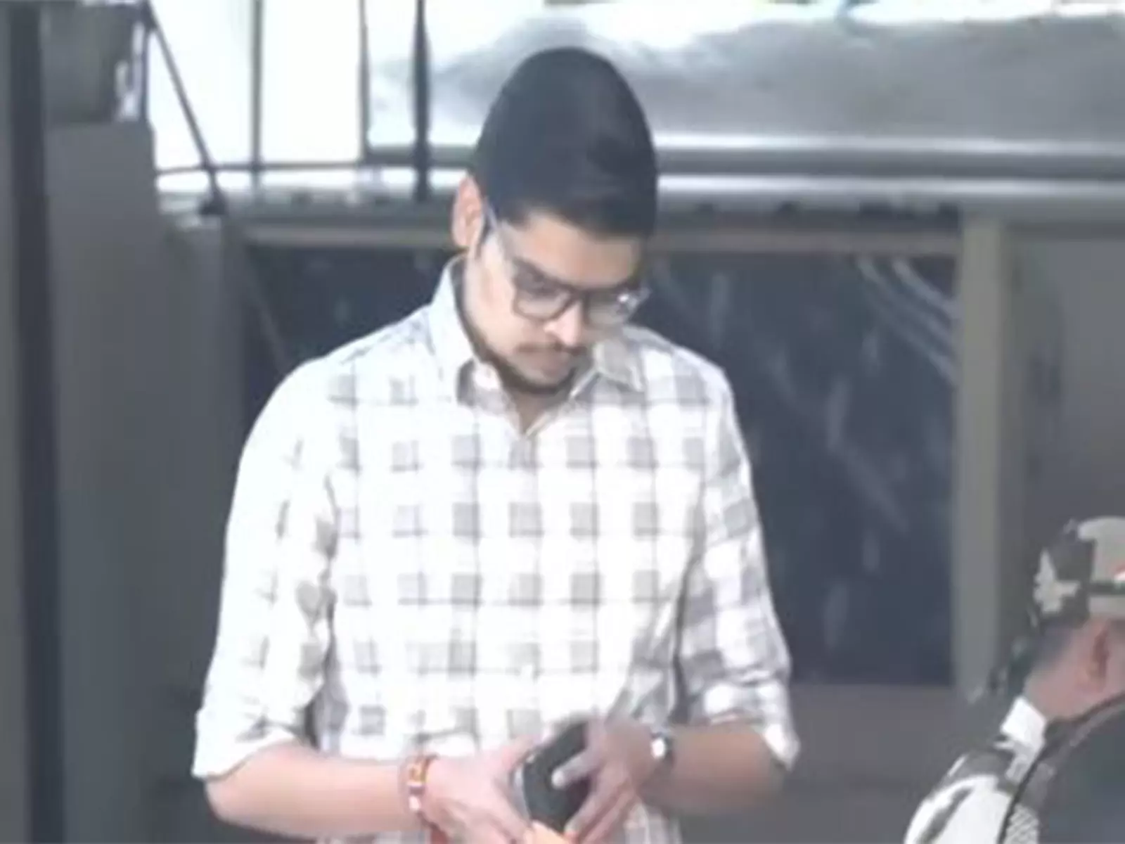 सबरीमाला सोना चोरी मामले में चेन्नई ज्वेलरी शॉप का कर्मचारी ED के सामने पेश सबरीमाला सोना चोरी मामले में चेन्नई ज्वेलरी शॉप का कर्मचारी ED के सामने पेश