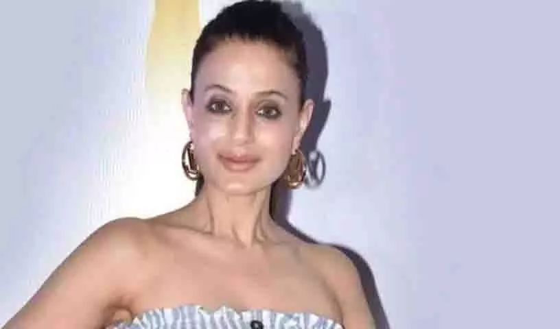 Ameesha Patel के खिलाफ चेक बाउंस केस में गैर-जमानती वारंट, एक्टर ने कही ये बात Ameesha Patel के खिलाफ चेक बाउंस केस में गैर-जमानती वारंट, एक्टर ने कही ये बात