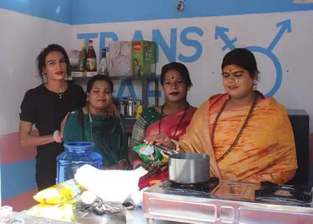 खुला राज्य का पहला ट्रांस कैफे, ट्रांसजेंडर समुदाय को प्रशिक्षण और रोजगार से जोड़ने की पहल खुला राज्य का पहला ट्रांस कैफे, ट्रांसजेंडर समुदाय को प्रशिक्षण और रोजगार से जोड़ने की पहल