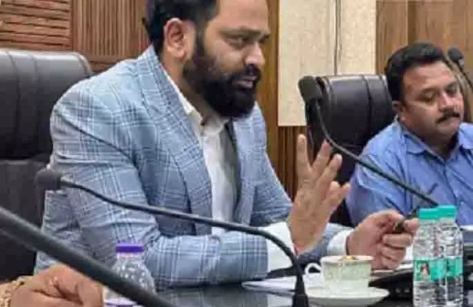 Revenue Sport कॉम्पिटिशन: 1,250 पार्टिसिपेंट्स, कलेक्टर भी शामिल हुए Revenue Sport कॉम्पिटिशन: 1,250 पार्टिसिपेंट्स, कलेक्टर भी शामिल हुए