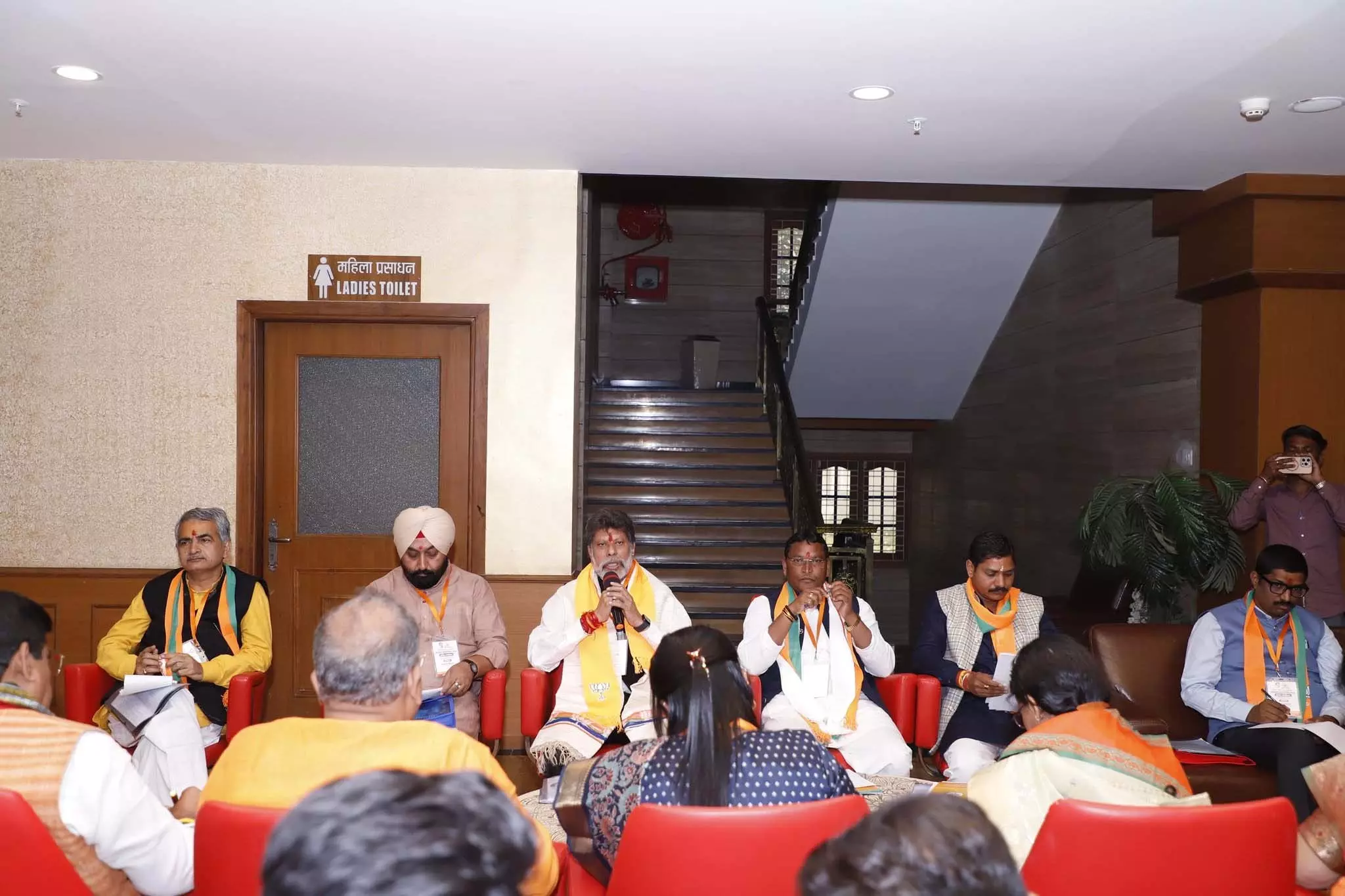 भाजपा प्रशिक्षण कार्यशाला में बस्तर संभाग के वरिष्ठ पदाधिकारियों की बैठक समाप्त भाजपा प्रशिक्षण कार्यशाला में बस्तर संभाग के वरिष्ठ पदाधिकारियों की बैठक समाप्त