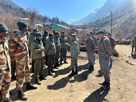 Arunachal Pradesh: वालोंग में जंगल की आग बुझाने का जॉइंट ऑपरेशन पांचवें दिन जारी Arunachal Pradesh: वालोंग में जंगल की आग बुझाने का जॉइंट ऑपरेशन पांचवें दिन जारी