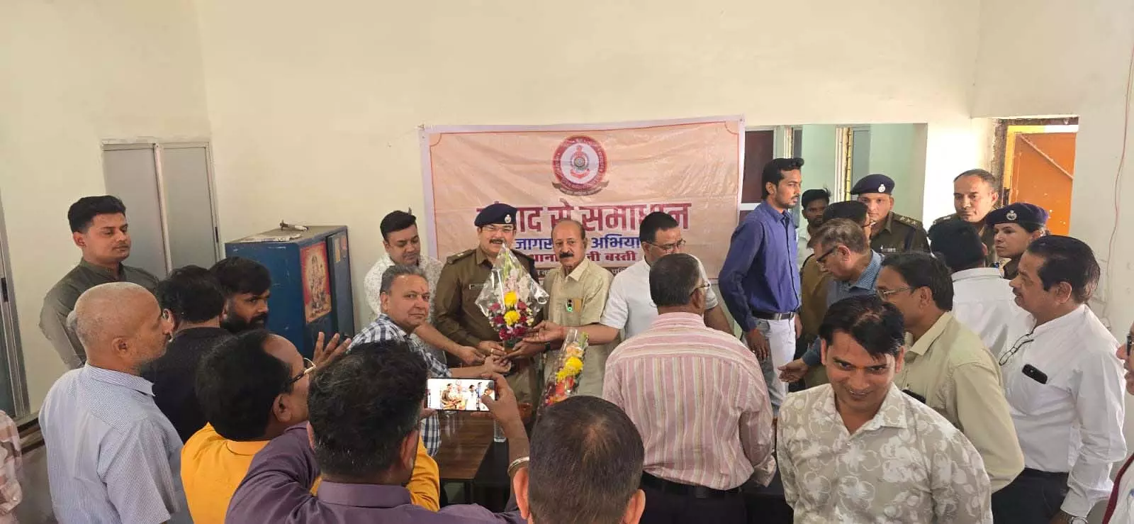 महादेव घाट रोड व्यापारी संघ के साथ संवाद से समाधान कार्यक्रम आयोजित महादेव घाट रोड व्यापारी संघ के साथ संवाद से समाधान कार्यक्रम आयोजित