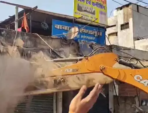 रायपुर: संतोषी नगर में अतिक्रमण रोधी अभियान जारी रायपुर: संतोषी नगर में अतिक्रमण रोधी अभियान जारी