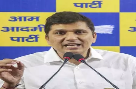 Delhi भाजपा ने आप नेता सौरभ भारद्वाज के अखबार जलाने की आलोचना की Delhi भाजपा ने आप नेता सौरभ भारद्वाज के अखबार जलाने की आलोचना की