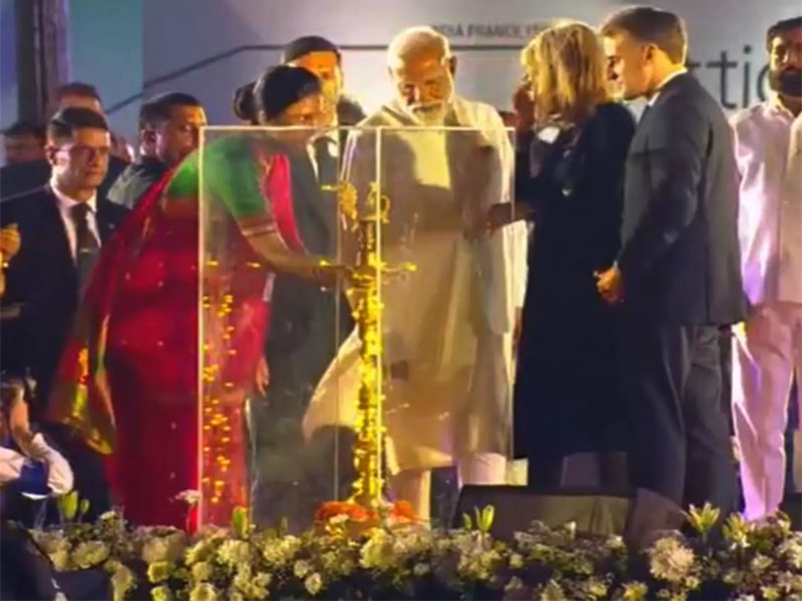 PM मोदी और मैक्रॉन ने भारत-फ्रांस नवाचार वर्ष 2026 का किया उद्घाटन PM मोदी और मैक्रॉन ने भारत-फ्रांस नवाचार वर्ष 2026 का किया उद्घाटन