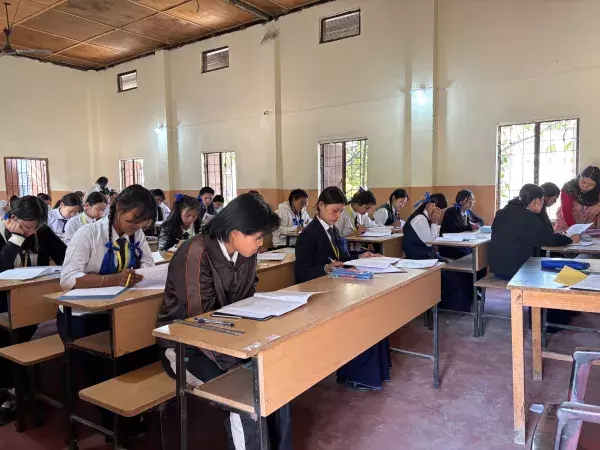 Manipur: 117 सेंटर्स पर क्लास 12 की बोर्ड परीक्षाएं शुरू हुईं Manipur: 117 सेंटर्स पर क्लास 12 की बोर्ड परीक्षाएं शुरू हुईं