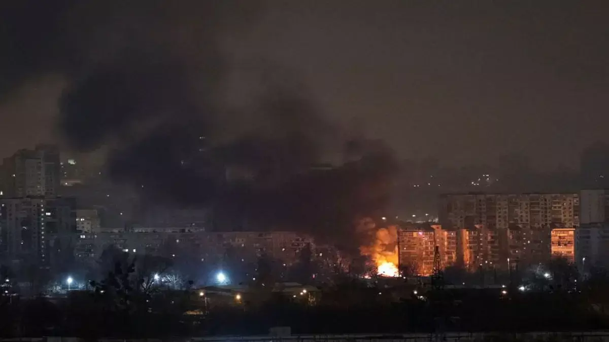 Kyiv: यूक्रेन ने रूस के बड़े हमले का किया दावा, 29 मिसाइलें, 400 ड्रोन Kyiv: यूक्रेन ने रूस के बड़े हमले का किया दावा, 29 मिसाइलें, 400 ड्रोन