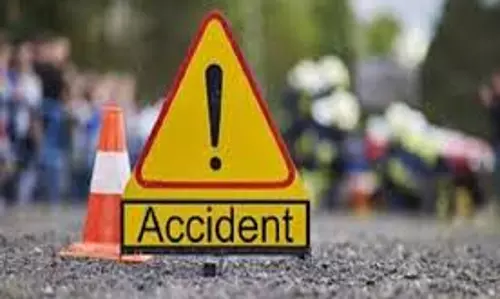 Up News : डंपर ने मारी पिकअप वाहन को टक्कर, तीन लोगों की मौत Up News : डंपर ने मारी पिकअप वाहन को टक्कर, तीन लोगों की मौत