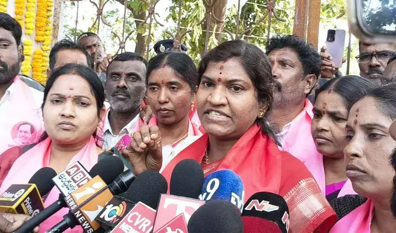 Mancherial: महिला पार्षदों ने क्याथनपल्ली में कांग्रेस पर दुर्व्यवहार का आरोप लगाया