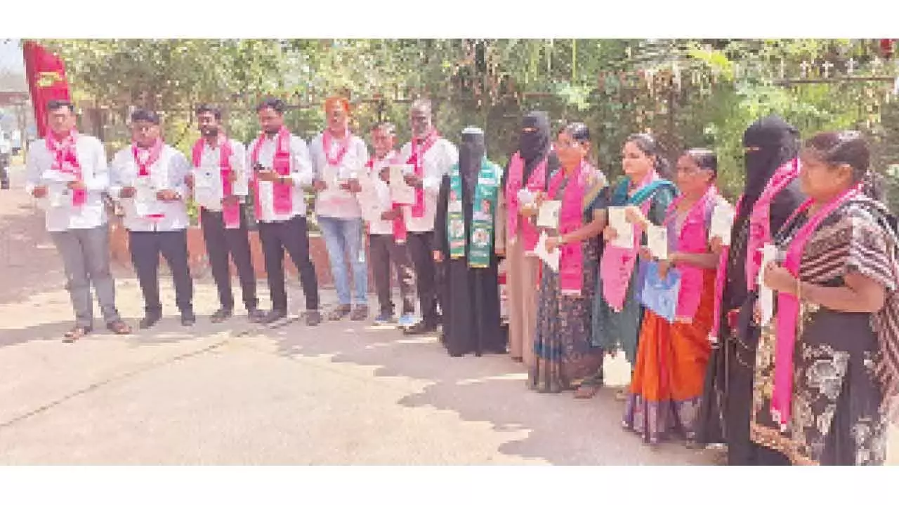 Telangana: कागजनगर नगरपालिका अध्यक्ष चुनाव स्थगित Telangana: कागजनगर नगरपालिका अध्यक्ष चुनाव स्थगित