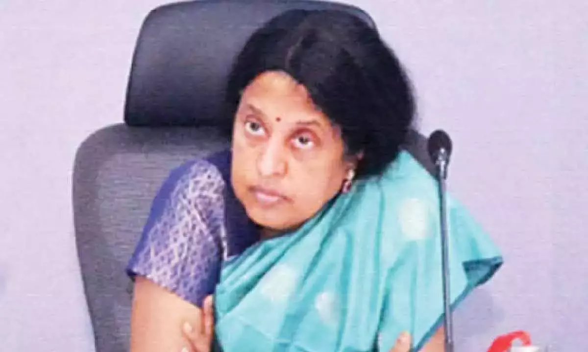 सुप्रीम कोर्ट ने ओएमसी माइनिंग स्कैम में IAS ऑफिसर श्रीलक्ष्मी के ट्रायल का रास्ता साफ किया सुप्रीम कोर्ट ने ओएमसी माइनिंग स्कैम में IAS ऑफिसर श्रीलक्ष्मी के ट्रायल का रास्ता साफ किया