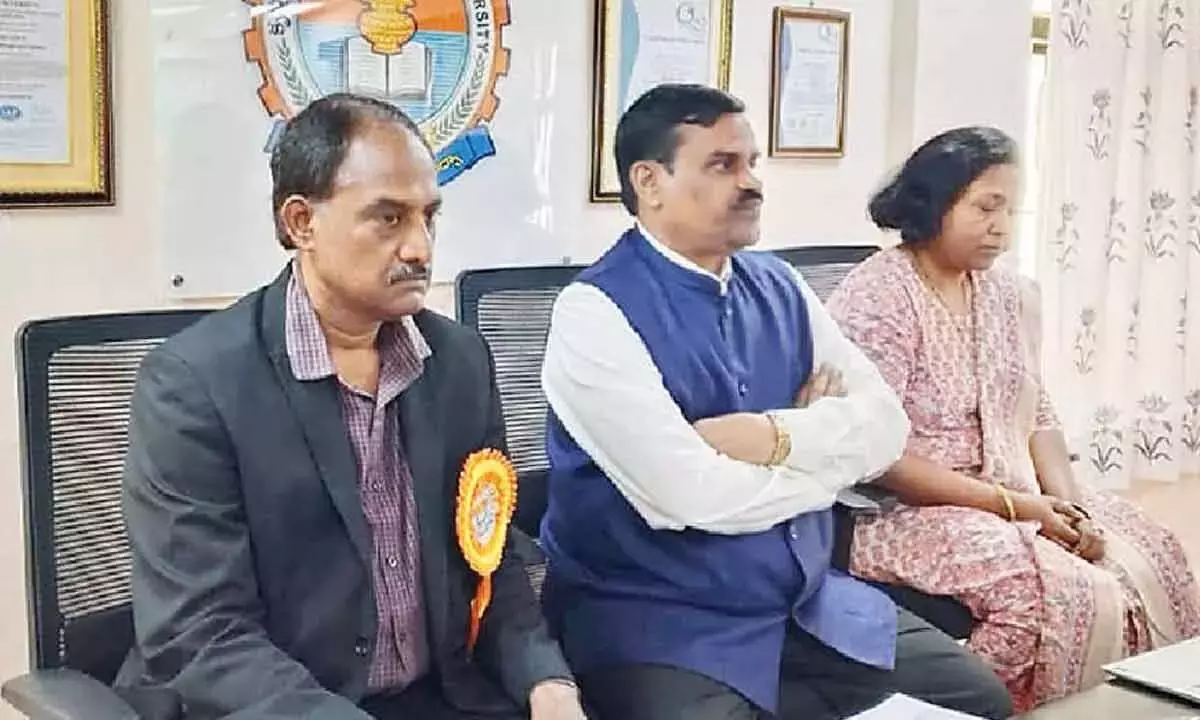 Andhra: केआरयू में 20 करोड़ रुपये के काम शुरू Andhra: केआरयू में 20 करोड़ रुपये के काम शुरू