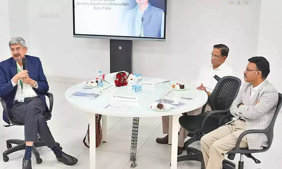 Andhra: शिक्षा जगत और उद्योग जगत के बीच तेज़ी से सहयोग की मांग Andhra: शिक्षा जगत और उद्योग जगत के बीच तेज़ी से सहयोग की मांग