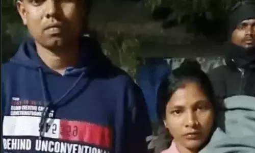 बस में आर्मी मैन के परिजन के साथ दुर्व्यवहार, बीच रास्ते में छोड़ने का आरोप बस में आर्मी मैन के परिजन के साथ दुर्व्यवहार, बीच रास्ते में छोड़ने का आरोप