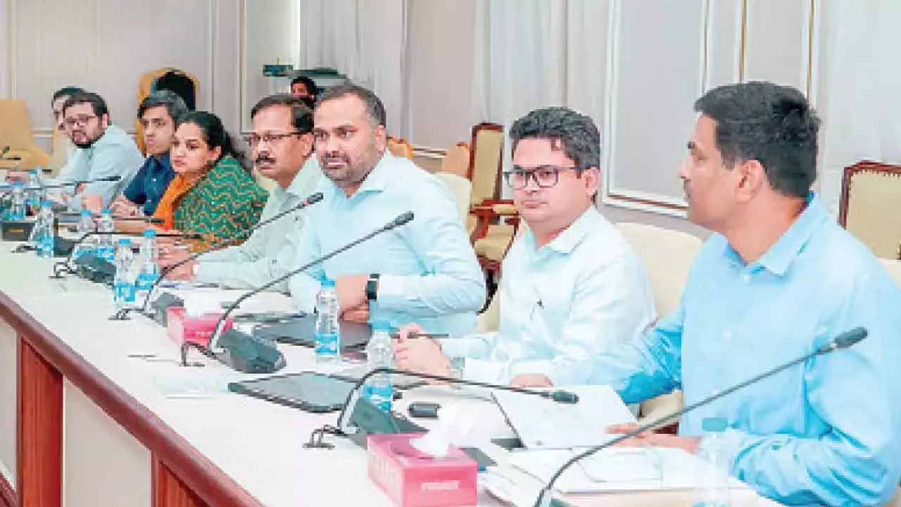 कचरा नहीं तो लापरवाही नहीं: CM ने नगर निगम अधिकारियों पर कसा चाबुक