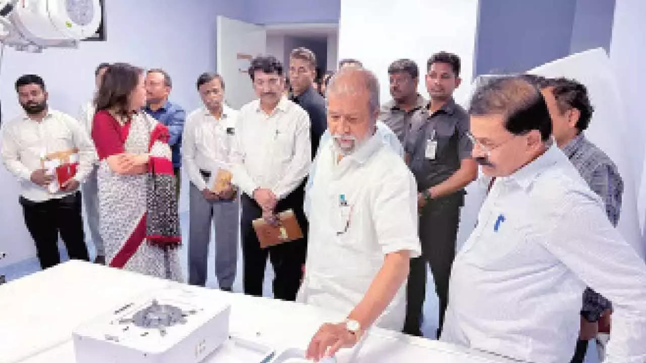 Telangana: सनतनगर TIMS में मैनपावर और मशीनें इस्तेमाल के लिए तैयार रखें: दामोदर Telangana: सनतनगर TIMS में मैनपावर और मशीनें इस्तेमाल के लिए तैयार रखें: दामोदर