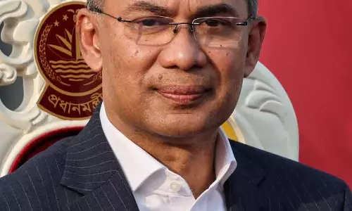 Bangladesh ‘रेफरेंडम’ पर शपथ ग्रहण को लेकर BNP और जमात में टकराव Bangladesh ‘रेफरेंडम’ पर शपथ ग्रहण को लेकर BNP और जमात में टकराव