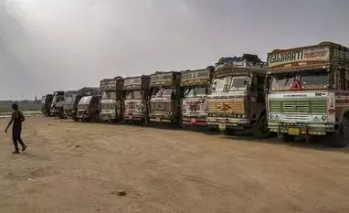 Telangana : आईआईआईटी-एच की वाहन आंख ट्रक प्लेटों को लक्षित करती है Telangana : आईआईआईटी-एच की वाहन आंख ट्रक प्लेटों को लक्षित करती है