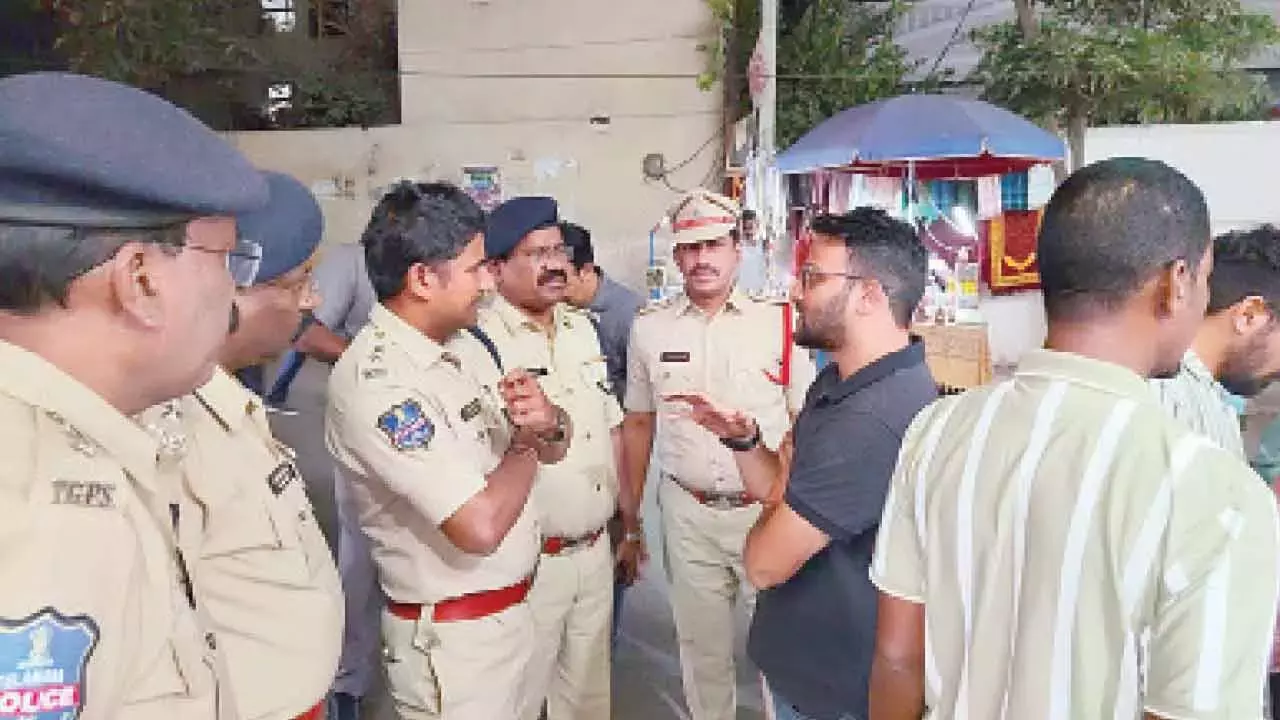 Police ने घेराबंदी और तलाशी अभियान चलाया; तय समय से ज़्यादा समय तक रुकने के आरोप में 23 विदेशी पकड़े गए