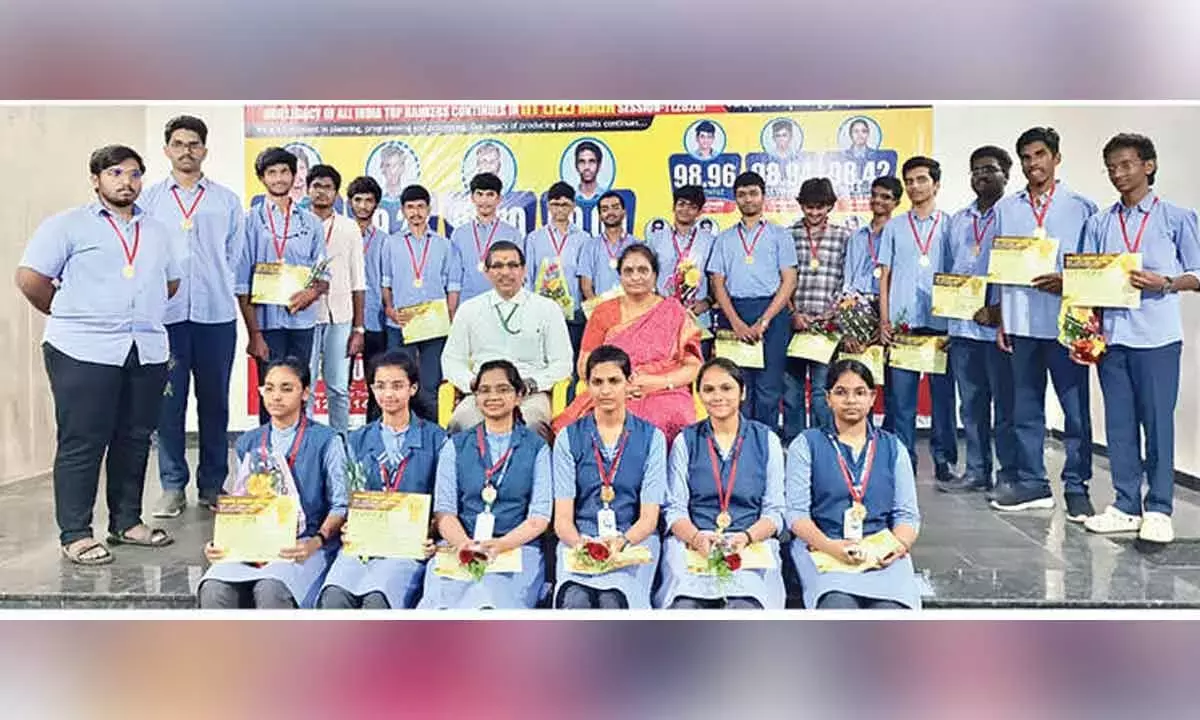 Andhra: वॉवेल कॉलेज के स्टूडेंट्स ने JEE के फेज-1 में अच्छा प्रदर्शन किया Andhra: वॉवेल कॉलेज के स्टूडेंट्स ने JEE के फेज-1 में अच्छा प्रदर्शन किया