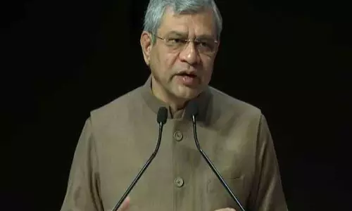 अश्विनी वैष्णव ने AI समिट में युवाओं की उम्मीदों की तारीफ़ की, कहा भारत के नए भविष्य की ओर