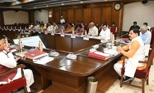 Bhopal: कैबिनेट में वित्तीय और नीतिगत फैसलों पर विचार Bhopal: कैबिनेट में वित्तीय और नीतिगत फैसलों पर विचार