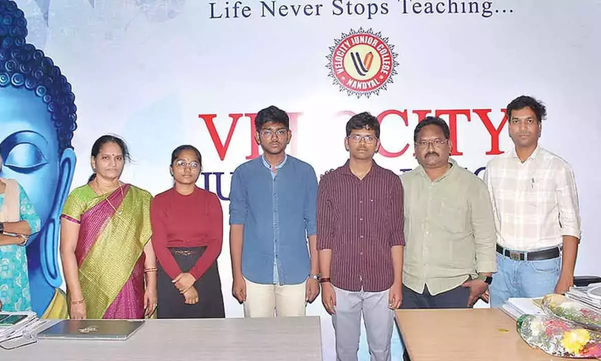 Andhra: वेलोसिटी के छात्रों ने JEE Mains में अच्छा प्रदर्शन किया Andhra: वेलोसिटी के छात्रों ने JEE Mains में अच्छा प्रदर्शन किया
