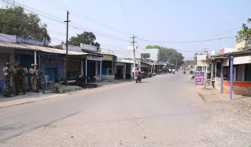 Mancherial: क्याथनपल्ली में बंद का आयोजन, बाल्का सुमन के घर पर भारी पुलिस बल तैनात
