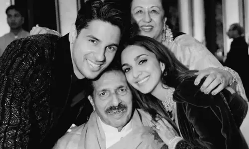 Kiara Advani ने दिवंगत ससुर को भावुक नोट लिखा Kiara Advani ने दिवंगत ससुर को भावुक नोट लिखा