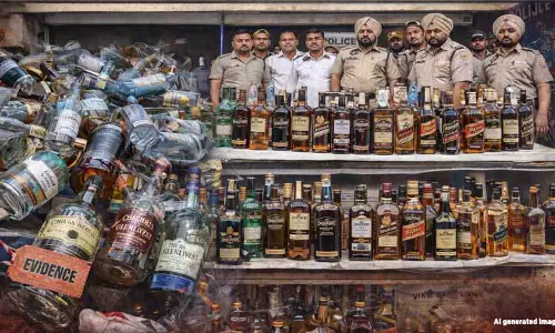 Punjab में नकली शराब का रैकेट, प्रीमियम बोतलों में ‘देसी’ शराब, लुधियाना में रैकेट का भंडाफोड़