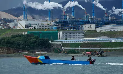 Indonesia ने निकेल पर कंट्रोल कड़ा किया, US और चीन मिनरल्स के लिए संघर्ष कर रहे Indonesia ने निकेल पर कंट्रोल कड़ा किया, US और चीन मिनरल्स के लिए संघर्ष कर रहे